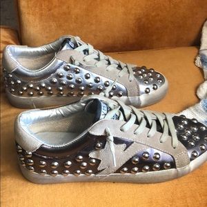 Vintage Havana studded sneakers size 7